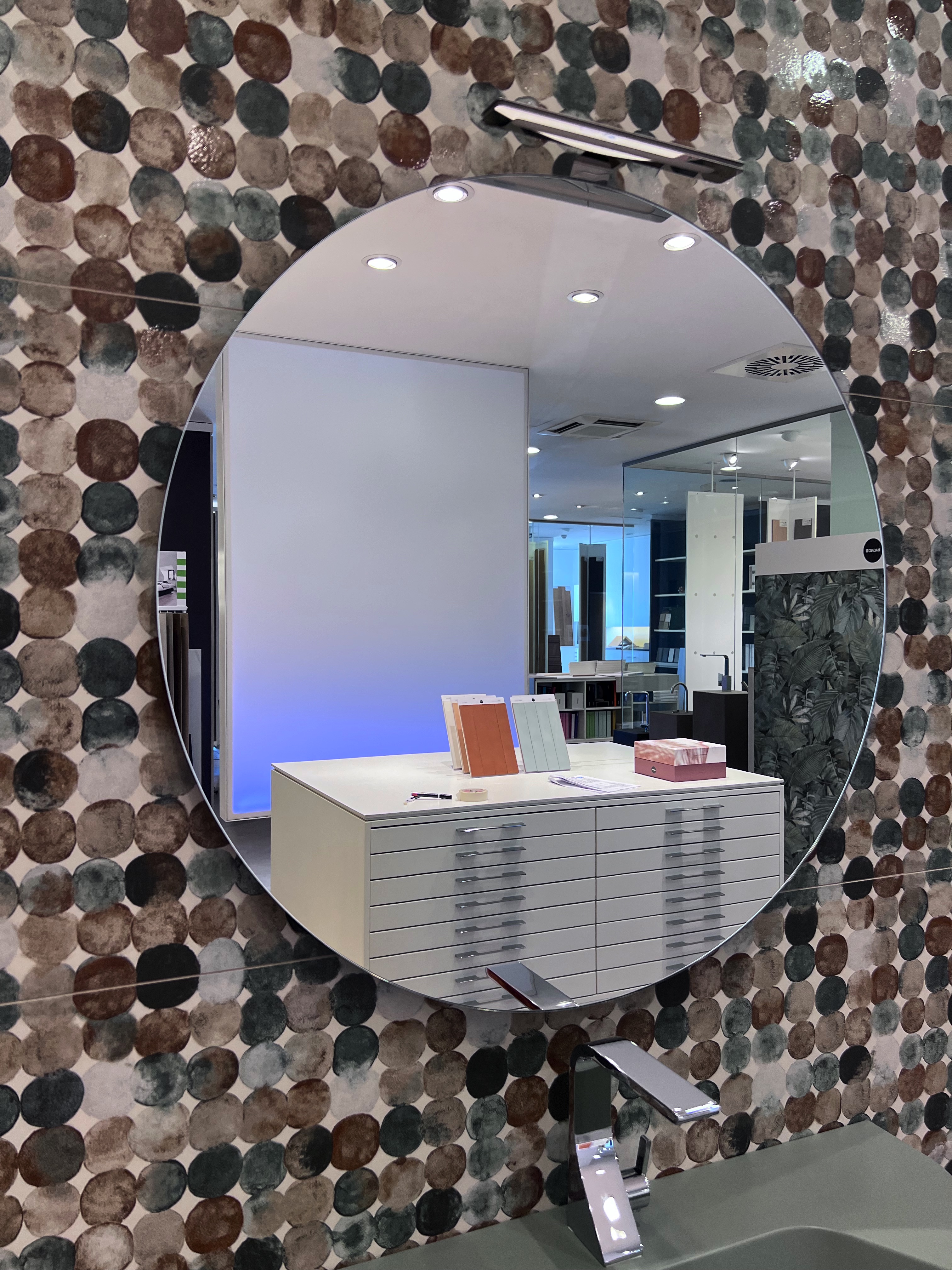 Specchio con faretto, outlet