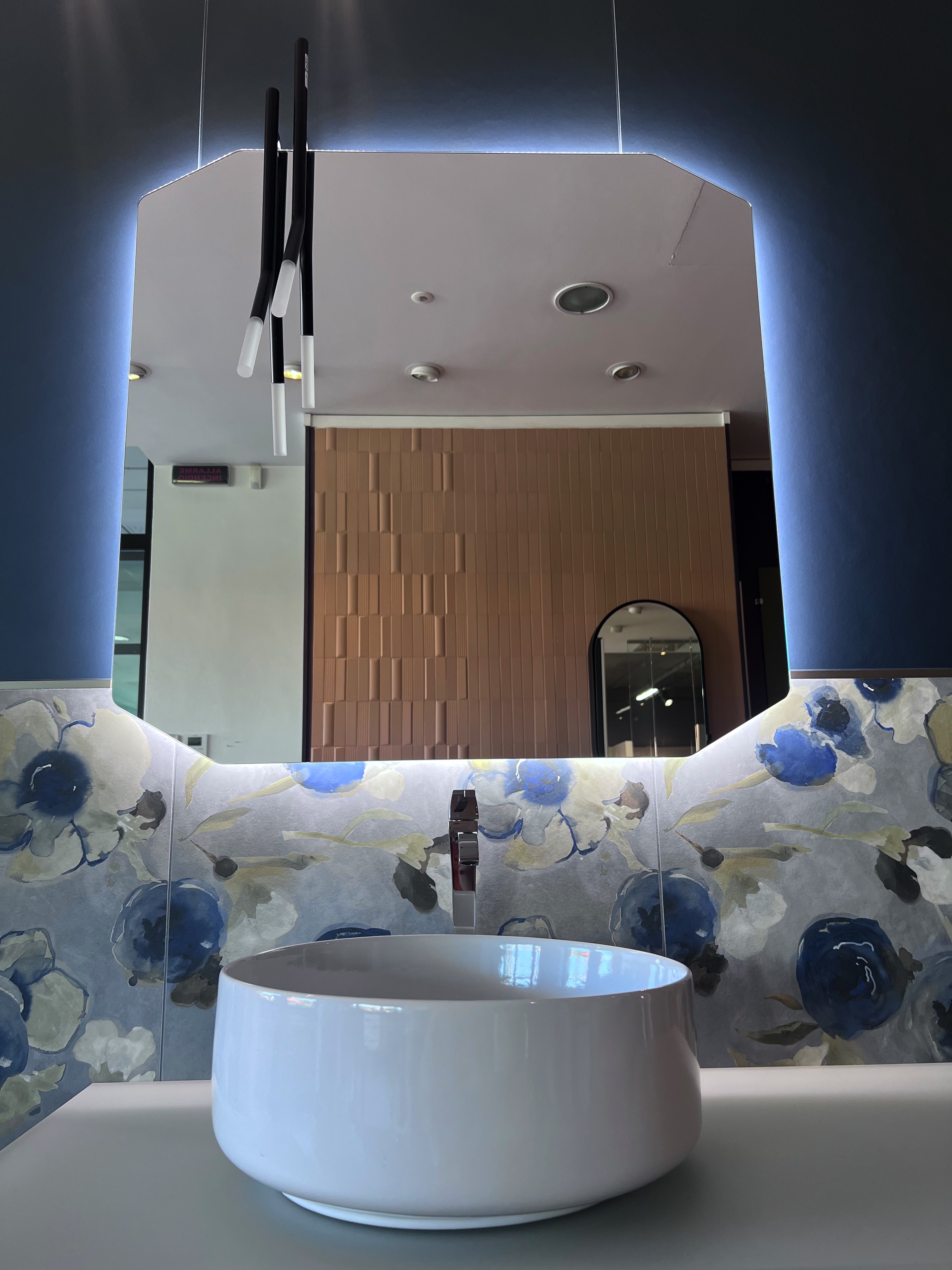 mobile bagno compreso specchio prezzi scontati