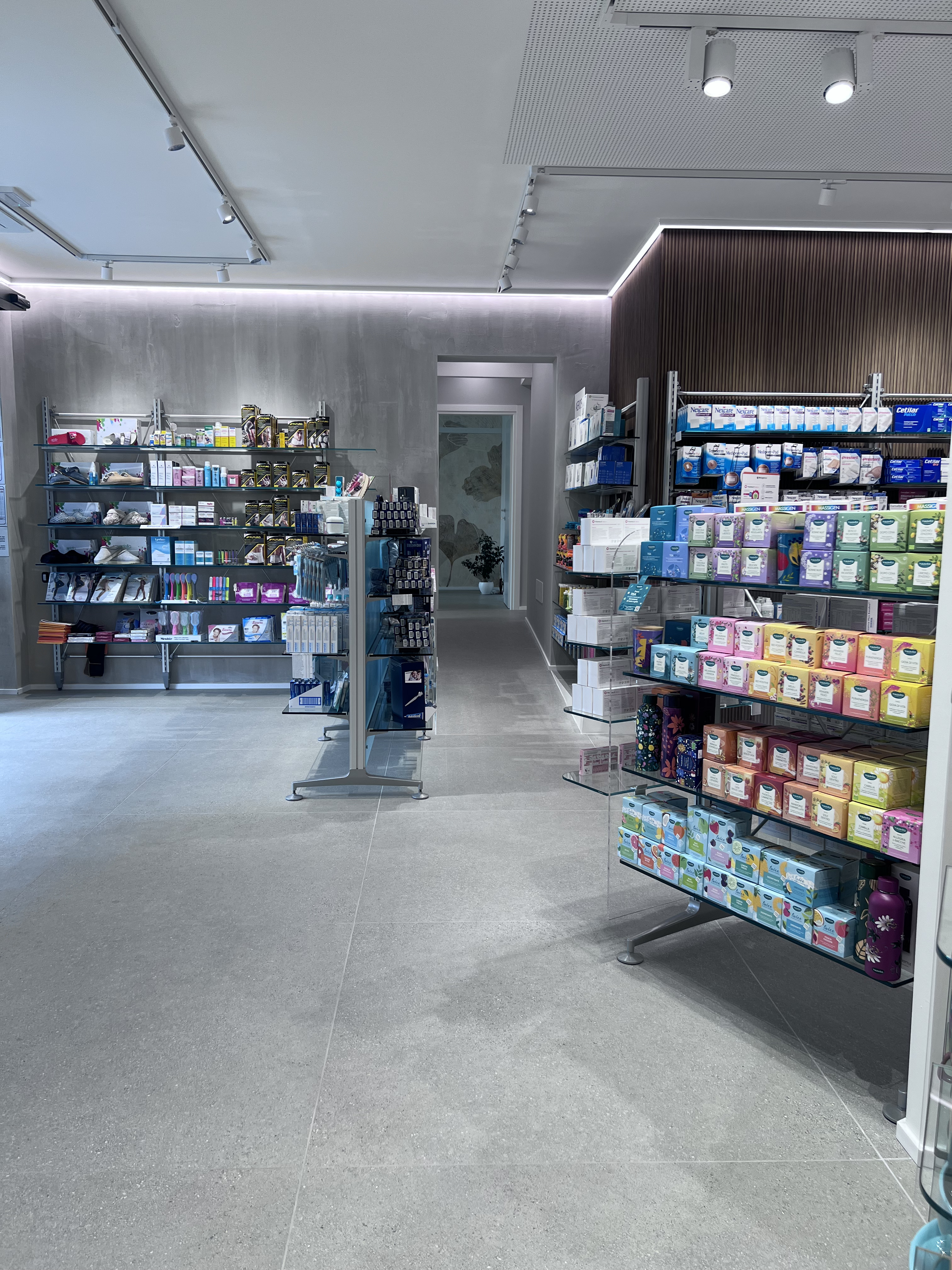 pavimento negozio farmacia