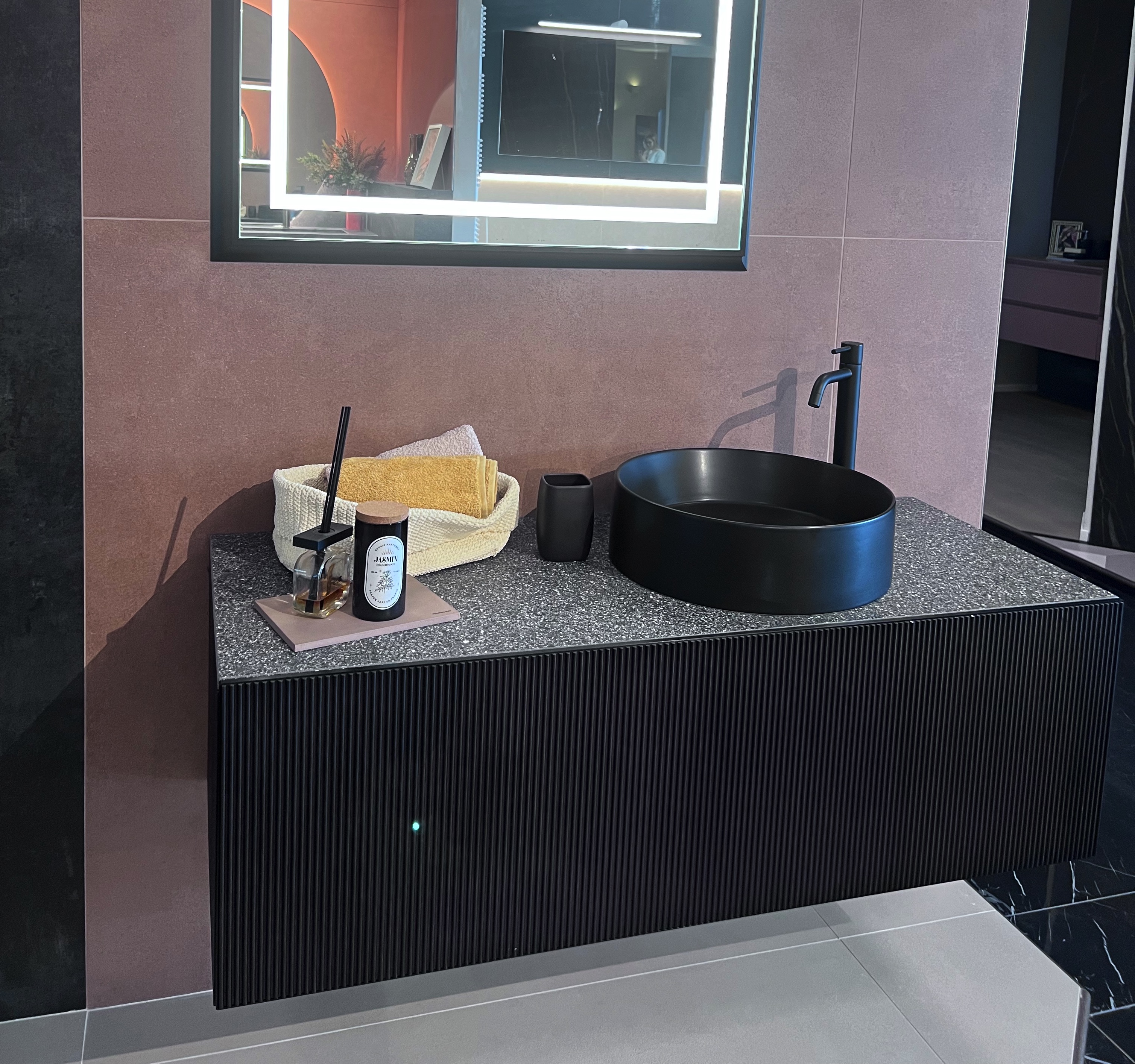 Mobile bagno piano in gres, prezzo outlet