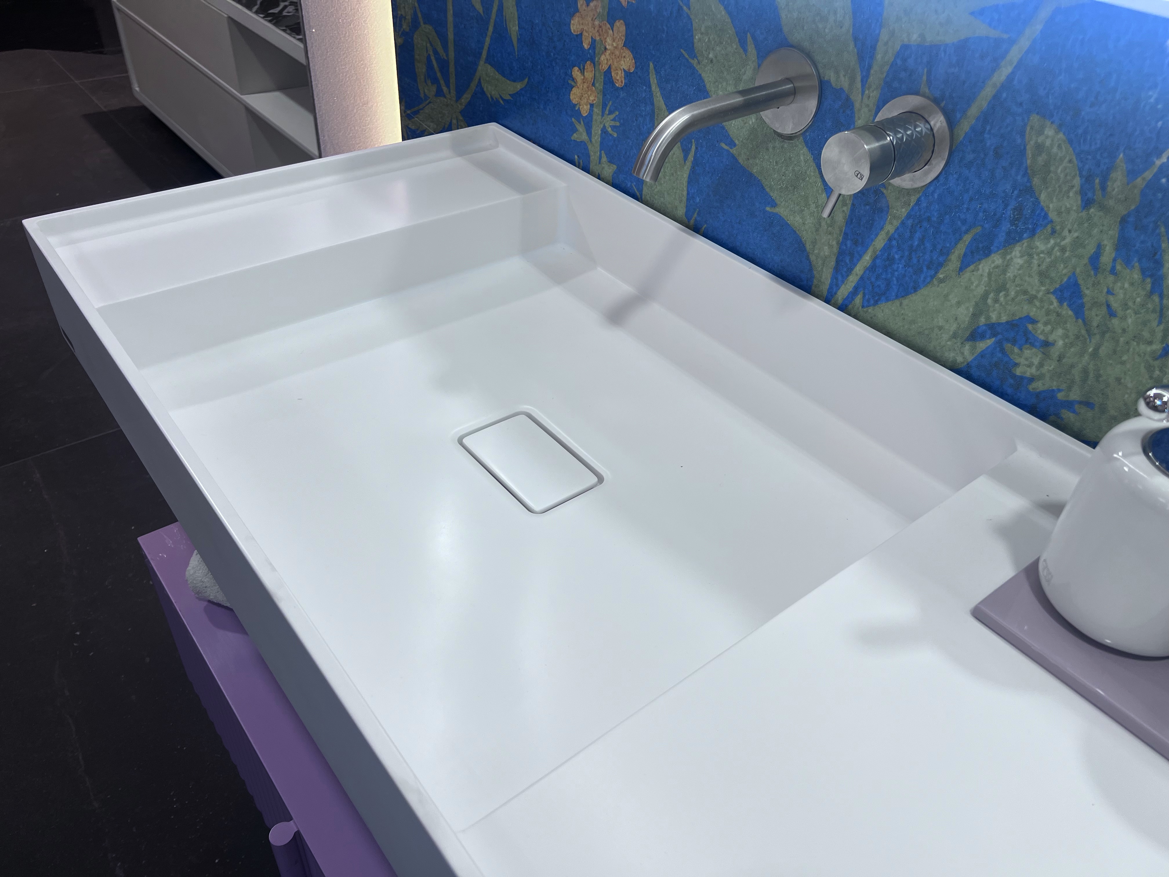 Mobile rosa e bianco corian, prezzo outlet