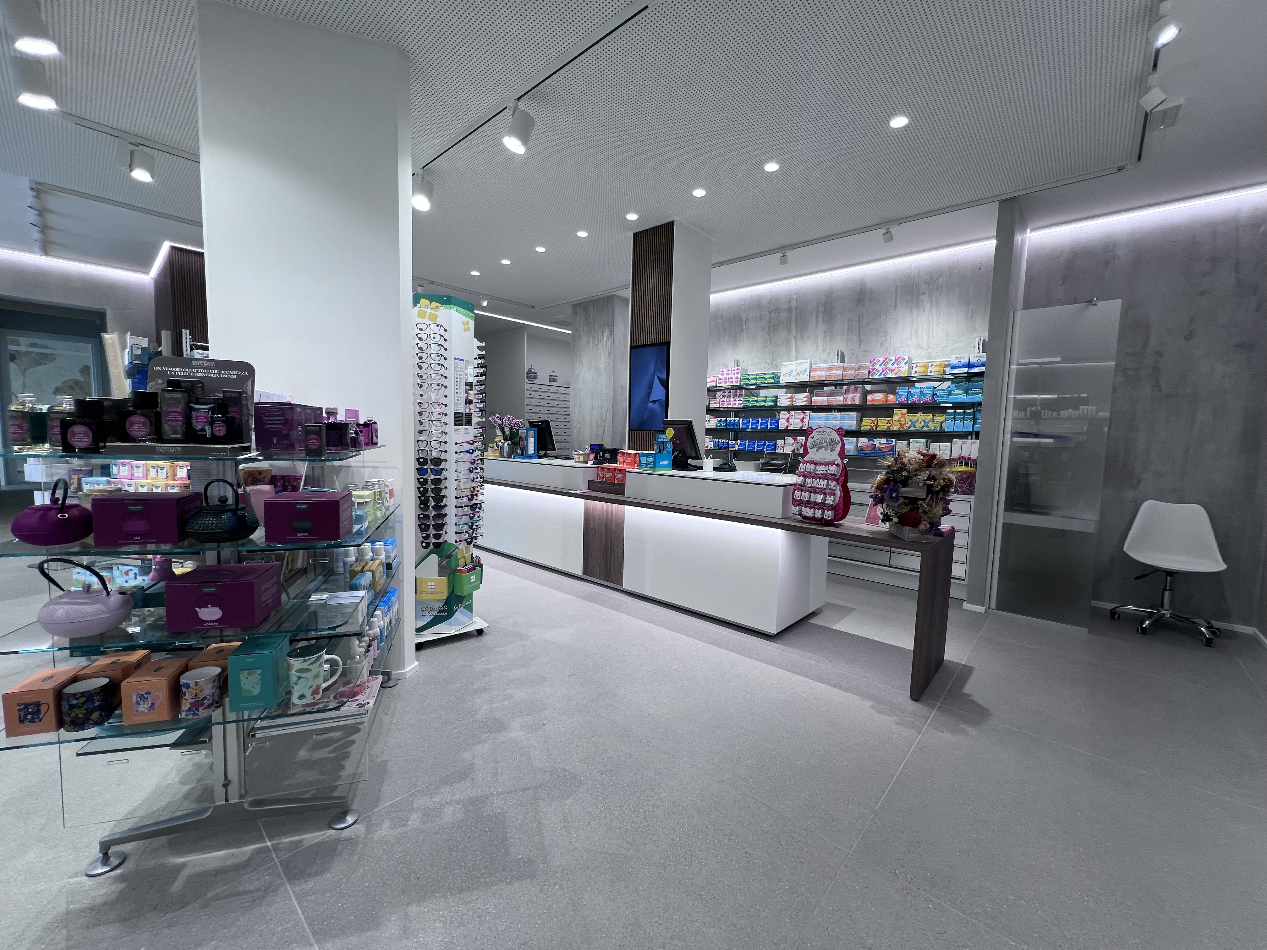 pavimento negozio farmacia