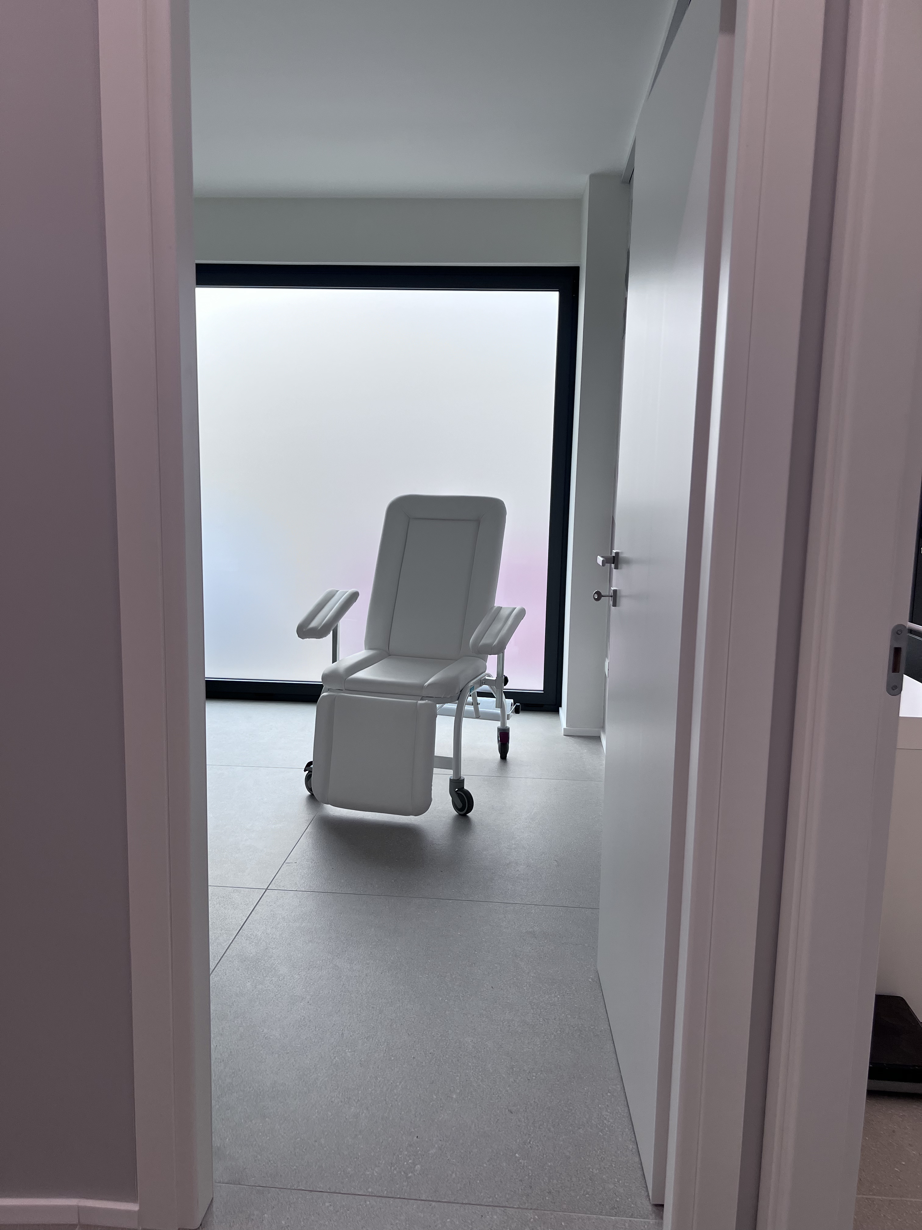 Pavimenti in gres per farmacia e negozi