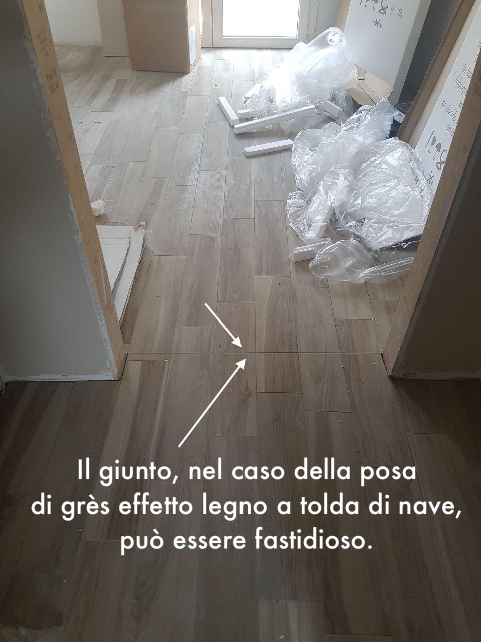 Posa di gres effetto legno e giunti
