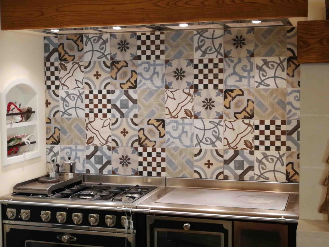 rivestimento cucina in cementine a verona